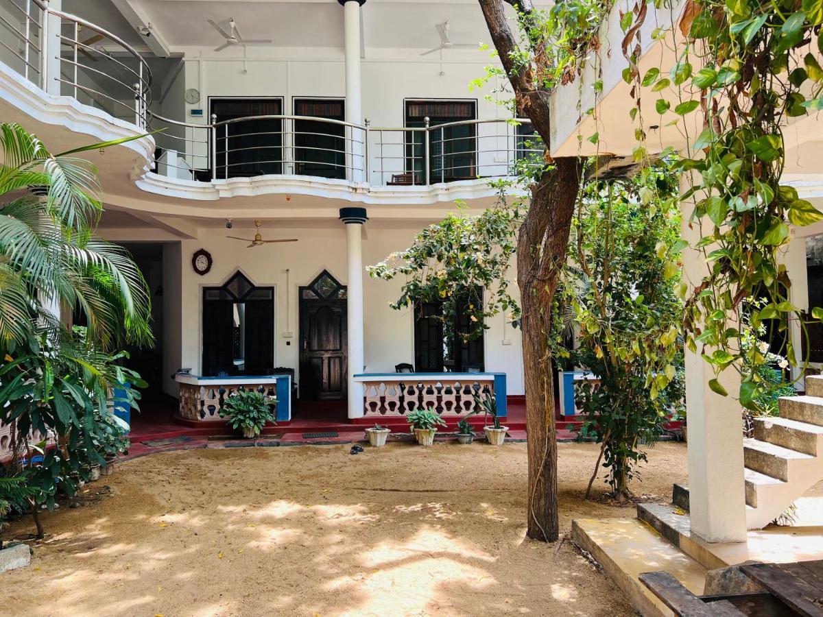Sea Rock Beach Hotel Arugam Bay Exterior foto